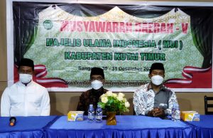 Muhammad Adam Kembali Pimpin MUI Kutim Hingga 2027