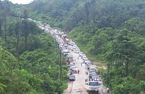 Longsor di Km 20 Sangatta-Bontang Sempat Membuat Kendaraan Macet Total