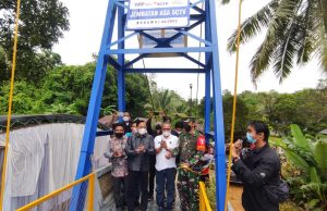 Setahun Pasca Banjir Besar HST, Akses Jembatan Warga Desa Baru Diresmikan Direktur CSR Indosiar