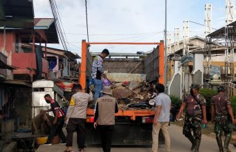PWI, SMSI dan Kodim 0909 Bersihkan Lingkungan Lingkar Masabang Pasca Banjir Sangatta