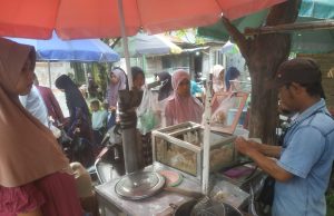 Pengen Empek-empek? Warga Pehuluan Kalsel Tak Perlu ke Sumsel, Datang Saja ke Pasar Bagambir HSS