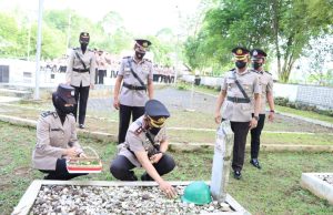 Kapolres HST Pimpin Ziarah dan Tabur Bunga di TMP Batu Benawa, Sambut Hari Bhayangkara 2022