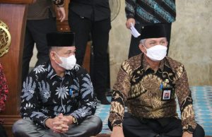 Ketua DPRD Kutim Joni Turut Doakan Calon Haji Kutim Lancar