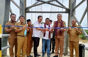 Anggota Komisi V DPR RI, H Irwan Resmikan Jembatan Gantung Terpanjang di Kaltim