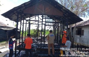 Tiga Rumah Warga Kayu Rabah HST Terbakar