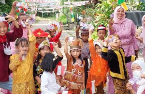 Banyak Cara Memeriahkan HUT Kemerdekaan RI, Warga Margo Santoso Keliling Gang dan Gelar Lomba