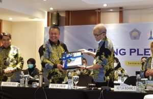 Puisi ISEI Perry Warjiyo