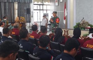 Semua Pembakal di HST Dibekali Wasbang, Dandim : Persatuan dan Kesatuan Modal Dasar Membangun