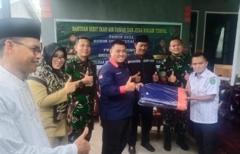 Kolaborasi Kodim 0909/KTM dan PWI Kutim, Bantu Benih Ikan Lele dan Kolam Terpal kepada Karang Taruna