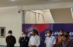 Presiden Jokowi Kunjungi Pasien Korban Tragedi Kanjuruhan di RS Saiful Anwar Kota Malang dan Melihat Stadion Kanjuruhan