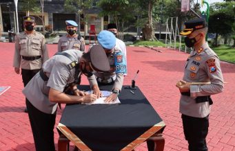 Kapolres Batu Pimpin Upacara Sertijab dan Pisah Sambut Kasat Intelkam