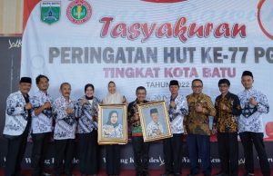 Walikota dan Wawali Kota Batu Pamitan, Saat Tasyakuran HUT PGRI ke-77