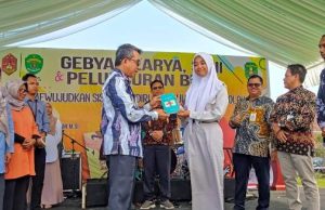 Bertepatan Hari Ibu, Smansel Launching Tiga Buku Karya Siswanya