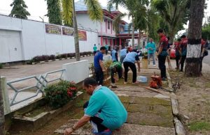 WBP Asimilasi Rutan Barabai Dibaurkan, Bersih-bersih Kantor Pemerintah dan Swasta Terdekat