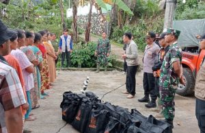 Kapolsek Ngantang Bersama Muspika Cek Tanah Gerak di Dusun Ganten