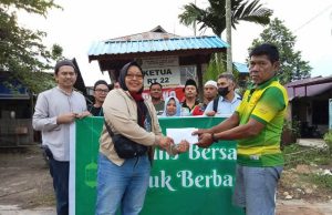 Jurnalis Kutim Berbagi untuk Korban Kebakaran