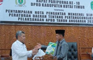 Joni Pimpin Paripurna Penyampaian Nota Pengantar Raperda Pertanggungjawaban APBD Tahun 2022