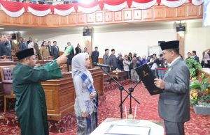 Hj Mulyana Resmi jadi Anggota DPRD Kutim, Gantikan Almarhum Asmawadi