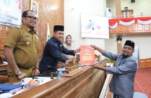 Seluruh Fraksi Sependapat KUA-PPAS dengan Catatan