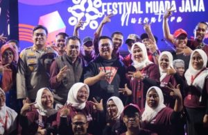 Band Republik Hibur Puluhan Ribu Warga Muara Jawa