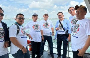 Demo Stretching Ala Dahlan Iskan di Atas Ferry Batam – Singapore, Ini Keseruannya