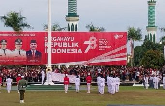 Kapolres Kutim Jadi Irup Penurunan Bendera 17 Agustus