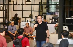 Prof Rhenald di Café Luca