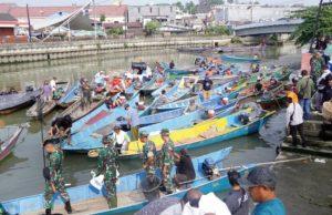 Jajaran Pemkot Samarinda Aktif Susur Sungai Bersihkan Sampah SKM