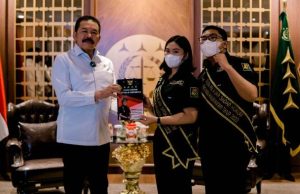 Juara Duta Pelajar Sadar Hukum Kaltim 2022, Dwina Peroleh Beasiswa hingga Bertemu Jaksa Agung ST Burhanuddin