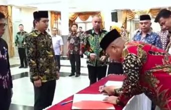 Lantik 16 Pejabat, Bupati Kukar Minta Camat Melakukan Inovasi
