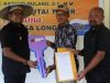 Wabup Kasmidi Serahkan Mobil Ambulance untuk Warga di Pedalaman