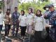 Asti Tanam Mangrove di Pantai Bersama Anggota Pramuka dan Lanal