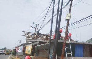 Puting Beliung di HSS, Puluhan Rumah Rusak Tertimpa Pohon, Tiang Listrik PLN pun Tumbang