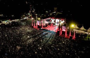 Edi-Rendi Kompak Hadiri K-Fest, Puluhan Ribu Pengunjung Terhipnotis Lagu-lagu Hits Denny Caknan