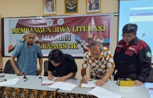 PWI dan STIE Nusantara Tandatangni MoU, Kuatkan Peran Jurnalistik di Perguruan Tinggi