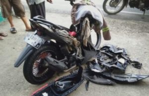 Tabrakan Dahsyat, Pengendara Motor Tewas di TKP, Terseret Honda CRV di Sungai Rangas HST