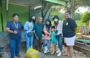 Berbagi Berkah Ramadan, IKA SDN 002 Sangatta Utara Bagi-bagi Sembako ke Warga Tak Mampu