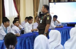 Kejati Kaltim Suluh Hukum di SMAN 2 Samarinda