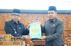 Bupati Sampaikan KUA PPAS 2025 di DPRD Kutim