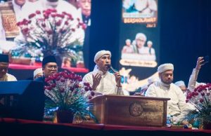 Wabup Rendi Solihin dan Ribuan Masyarakat Khusyuk dalam Lantunan Sholawat Pada “Kukar Bersholawat III”