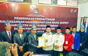 Duet Petahana Aulia – Mansyah Pertama Mendaftar ke KPU HST, Diusung Koalisi Dua Partai Politik