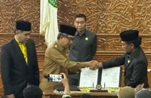 DPRD dan Pemkab Kutim Sahkan Perda RPJPD