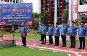 Gelar Apel HUT, Korpri Kukar Serahkan Santunan kepada ASN yang Purna Tugas