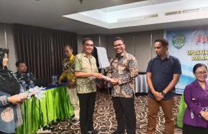 Lakukan Pendataan Menggunakan Aplikasi “Sida Berbagi” Tiga Petugas Peroleh Penghargaan