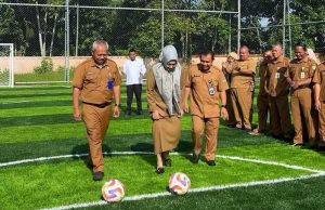 Sekretaris DPRD Kaltim Norhayati Usman Resmikan Lapangan Mini Soccer di Lingkungan Kantor DPRD Kaltim