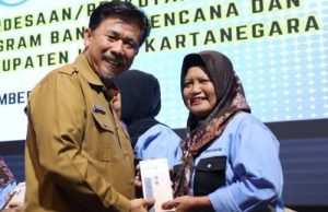 PPKB dan Sub PPKB se-Kukar Peroleh Bantuan Fasilitas Smartphone