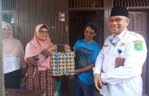 Kadis PPKB dan Ketua PKK Kutim Kunjungi Keluarga Beresiko Stunting