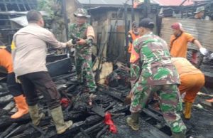 Koramil 1002-06 Sinergi 2 Institusi, Bersihkan Puing Kebakaran, Polres HST : Kontrol Peralatan Memasak