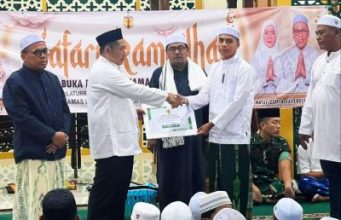 Hari Kedua Safari Ramadhan di LAU, Bupati HST Serahkan Bantuan Yatim Piatu dan Ponpes, Simak Nilainya