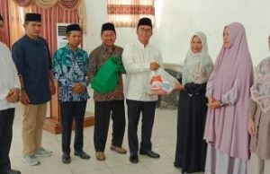 LazisMu Bagikan 600 Bingkisan Ramadan untuk Guru, Wabup Serahkan Secara Simbolis